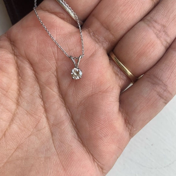 18k white gold chain with 14k gold solitaire charm - Picture 5 of 9